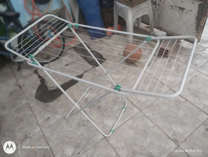 Vendo um varal para apartamento de chão 50 reais