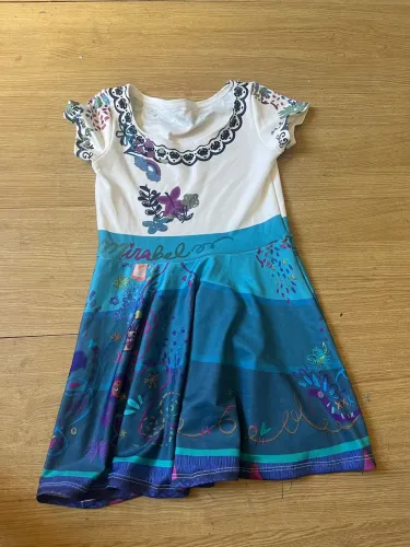 Vestido da personagem Mirabela tema encanto