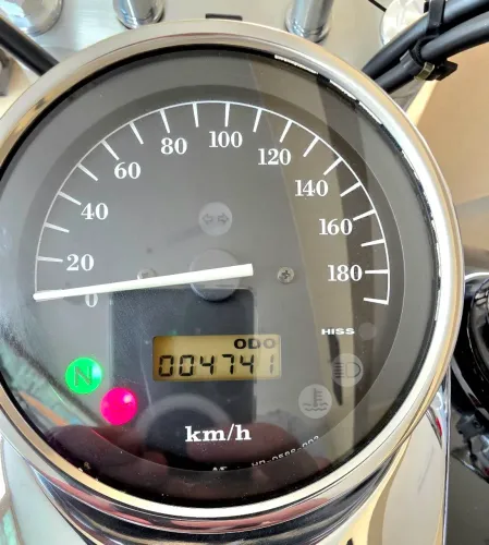 Shadow 750.   4.800 kms !!!
