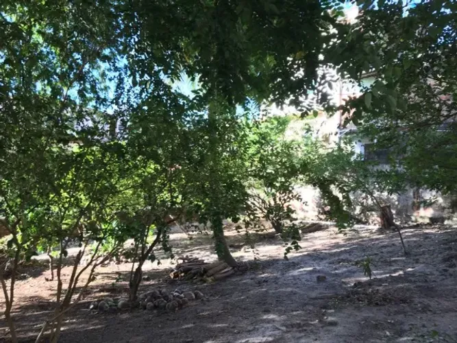 Terreno Comercial em Itapuã com 960m²