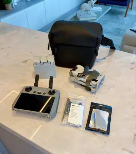 DJI Mini 4 Pro Fly More Combo