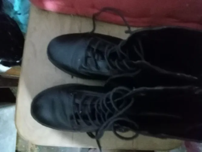 Bota coturno couro genuíno 
