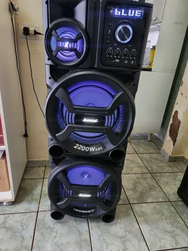 Vendo Caixa De som Amvox 2.200 watts 
