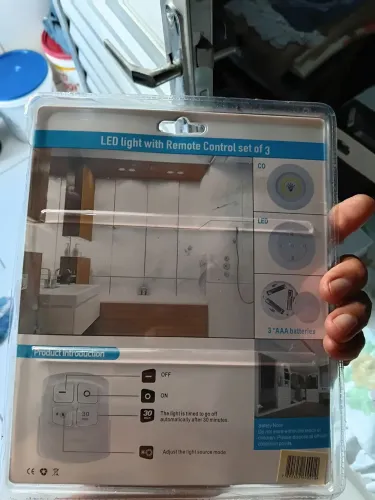 Jogo de luz com controle remoto ,para sala, e etc vai com as pilhas