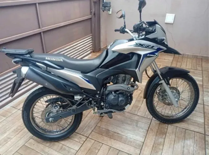 Honda XRE 2019 novíssima 