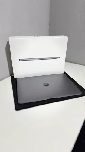 MACBOOK AIR M1