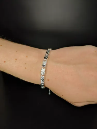 Pulseira Prata 925 de Corações Cravejados | Romantismo e Brilho