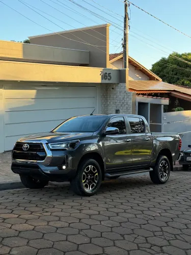 Toyota Hilux CD SRV 4X4 2.8 TDI Diesel Aut. 2025