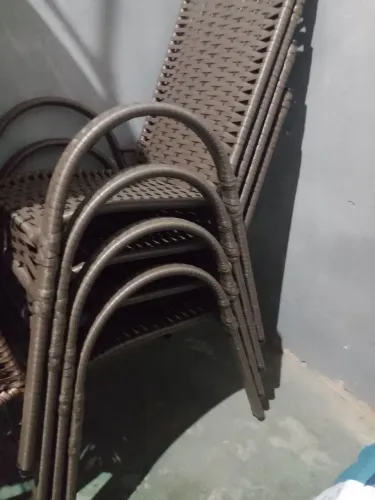 Vende-se cadeiras para área/sala no precinho.