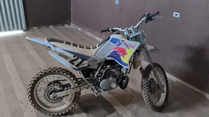 YAMAHA DT200