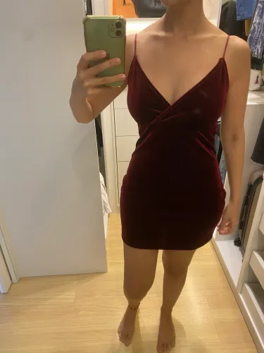 Vestido vermelho bordô veludinho