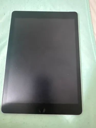 Ipad 9 sem riscos (com chassi torto) mas funcionando completamente