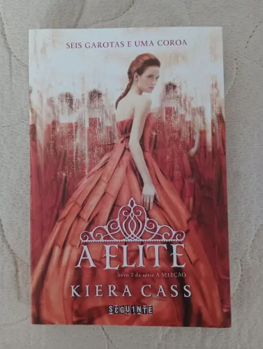 Livro seminovo A Elite - Kiera Cass