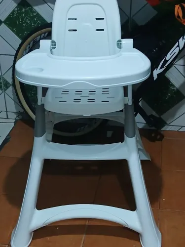 Cadeira pra bebê parar almoço
