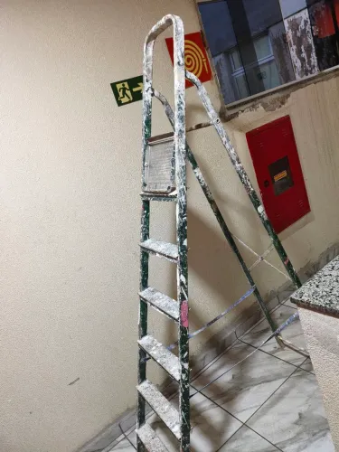 Escada de alumínio