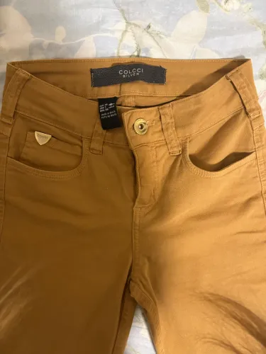 Calça Colcci Silver flare camel sarja
