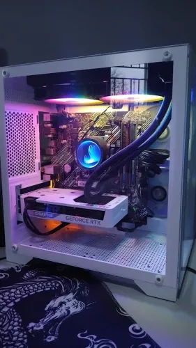PC GAMER - RYZEN 7 5700X + RTX 5060 8GB EAGLE OC
