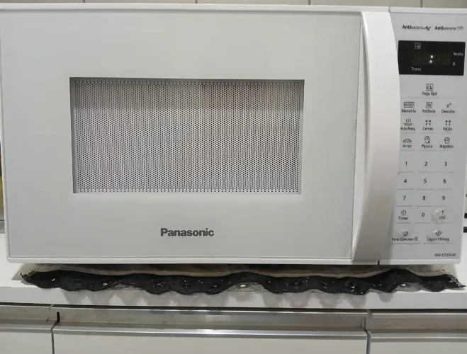 Desapego 200 reais microondas semi novo em Marília-SP 