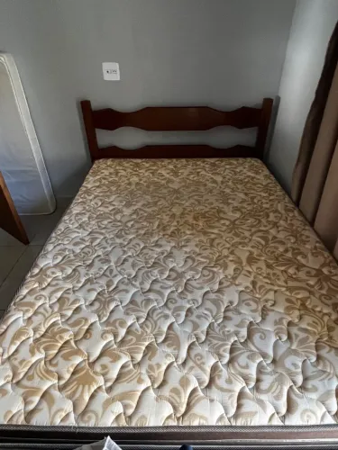 Cama de casal com colchão