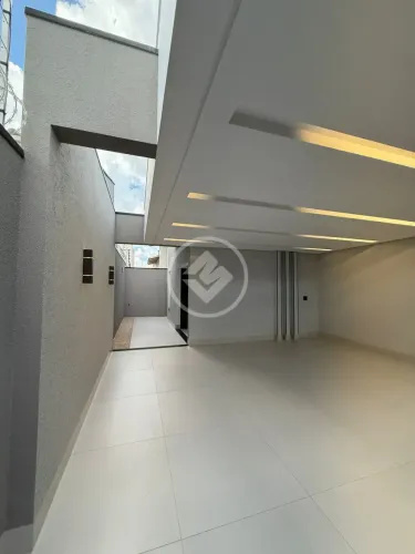 Casa à venda em Palmas, no bairro Plano Diretor Norte. Com 287,5 m² e 3 suítes , oferece a