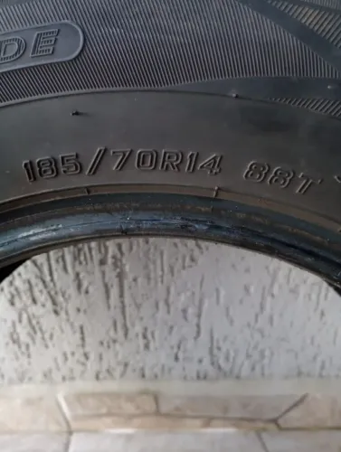 Pneus 185/70R 14 . R$ 280,00 os 02