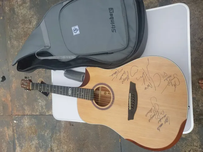 VIOLÃO STRINBERG NOVO AUTOGRAFADO.