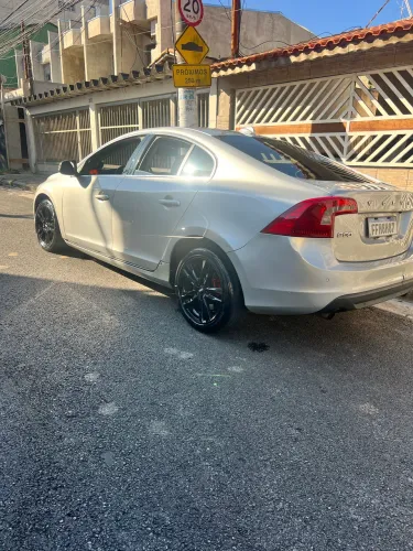 Volvo S60 T-5 2.0 240cv 4P 2012