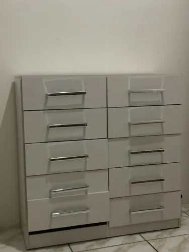 Vendo cômoda Branco, Nova, comprada menos de 6 meses, *93