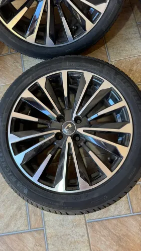 Rodas aro 17 furacão 4x100 com pneus Michelin