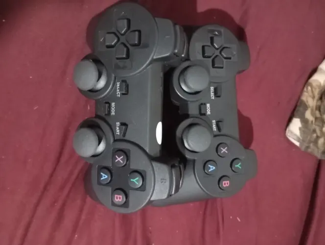 Vendo ou troco Dois controles Joy stick novos