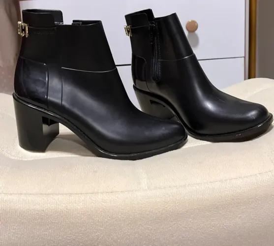Bota preta colcci 33