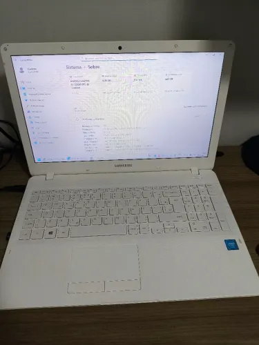 Notebook Samsung Essentials E30 | i5 7ª Geração | 8GB RAM | SSD 120GB | Tela Full HD