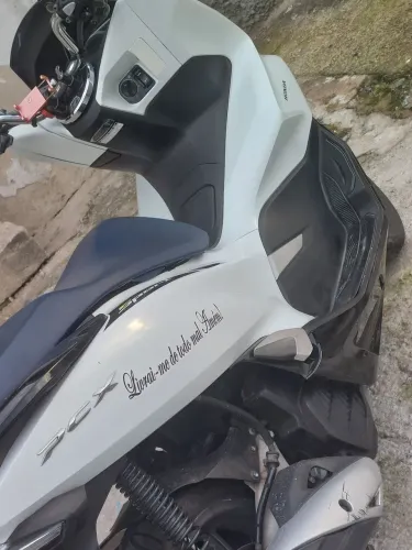 Moto pcx 150 conservada