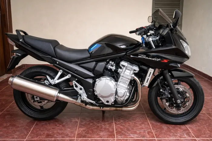 Suzuki Bandit 650S - IMPECÁVEL, RODANDO, DOCUMENTAÇÃO OK, 60.189 km