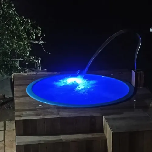 Promoção Piscina modelo SPA Hidromassagem de 1.75x0.75  em fibra direto da fábrica! 
