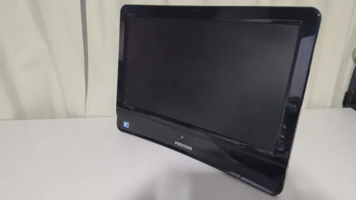 All-in-One Positivo | Intel Core 2 Duo | 8GB RAM | Wi-Fi e Câmera | Debian 13