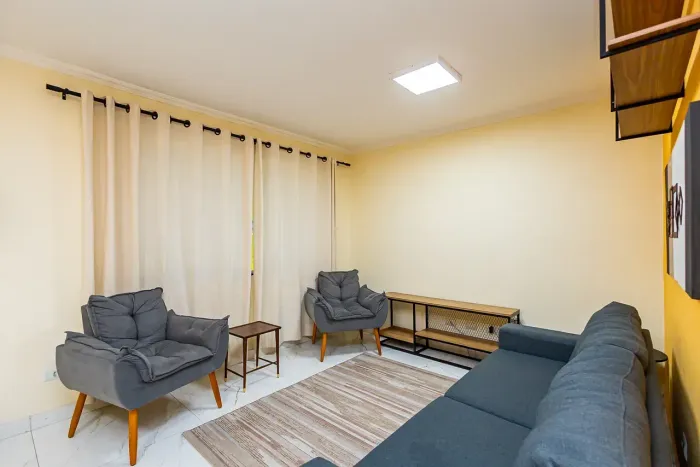 Sobrado Triplex - 3 quartos, 1 suíte, 3 vagas em condominio - Fazendinha  - 850 mil