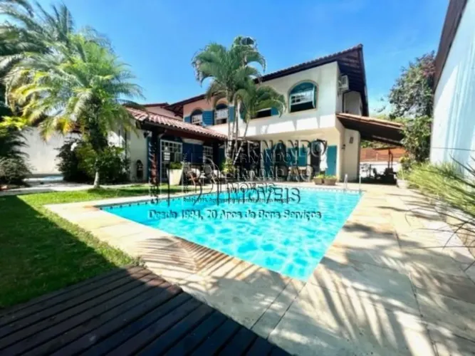 Vendo casa de luxo em Condomínio na Barra da Tijuca - 5 quartos, 2 suítes, 3 salas, 5 banh