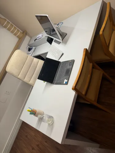 Balcão de atendimento em L branco MDF