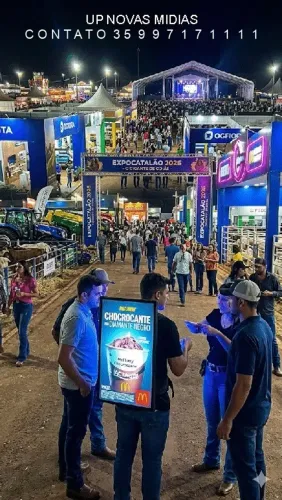 PAINEL DE LED ACOPLADO EM MOCHILA EM 4K - INSERÇÕES EM TEMPO REAL PROPAGANDA, PUBLICIDADE