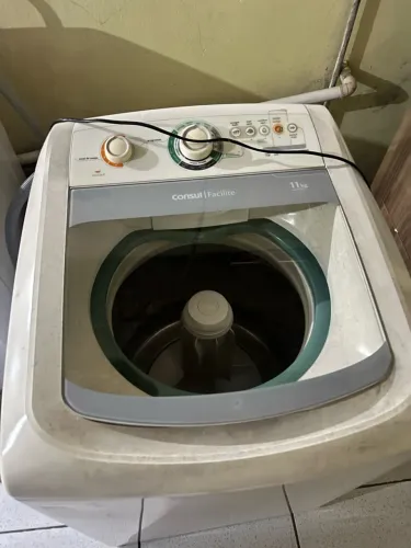 Máquina de lavar roupa cônsul