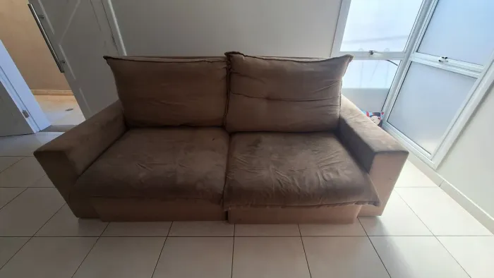 Sofá retrátil usado
