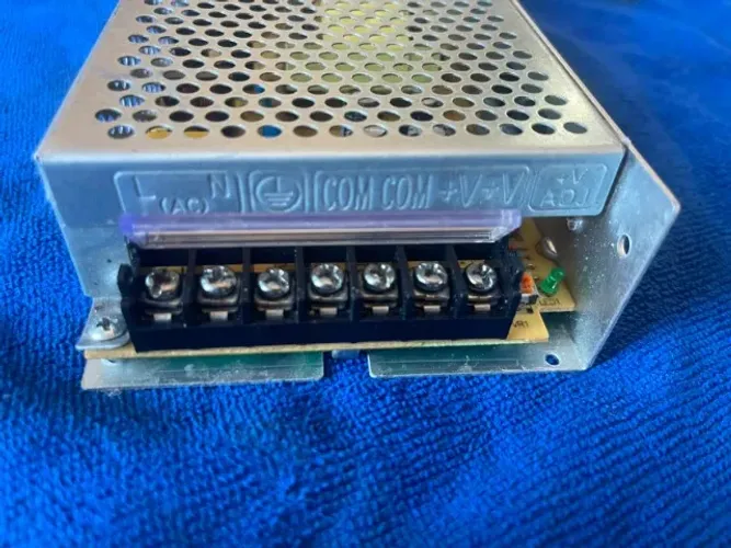 Fonte 12v 15a Tipo Colmeia Bivolt Para Sistema De Câmeras