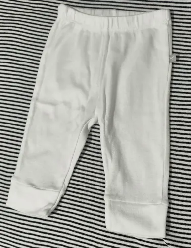 Calça Hering Baby tamanho 3 a 6 meses