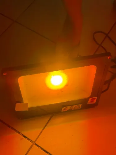 Refletor em ótimo estado - RGB