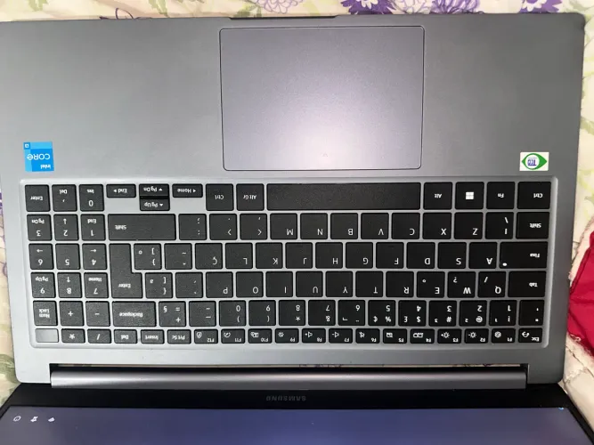 Vendo Notebook Samsung book 4 i3 8gb 512gb W11 pro Cor Grafite
