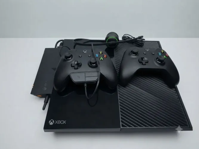 Xbox One 500GB Completo - 2 Controles Originais + Headset