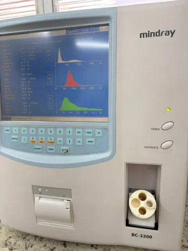 Vendo Equipamento de Hematologia 3 Partes Mindray BC-3200 
