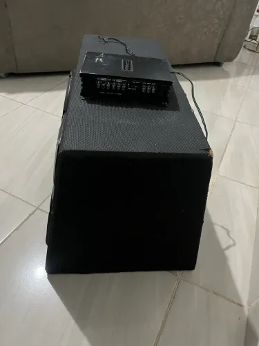Vende-se caixa de som de carro