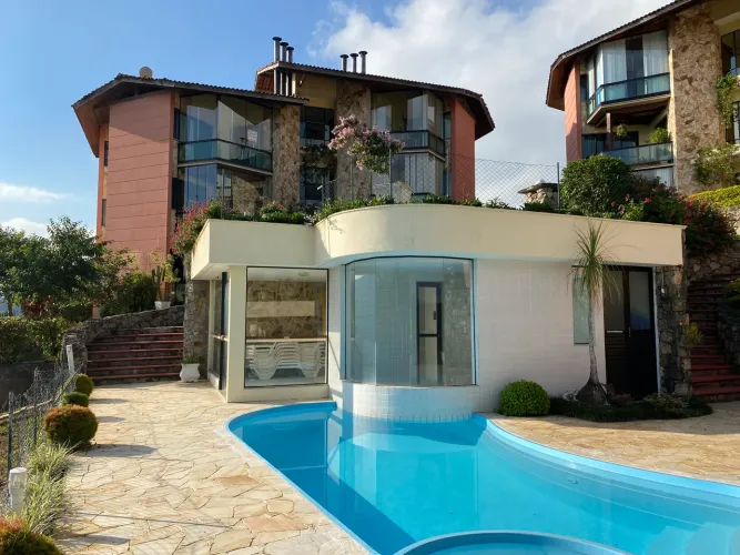 Apartamento de 2 quartos com planejados em condomínio com piscina no Santa Elisa/Braunes,